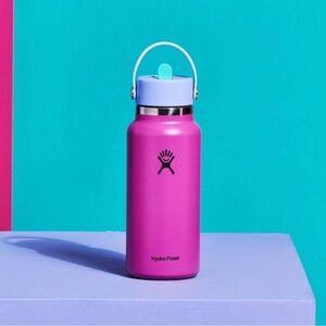 NWT Hydro Flask - 32oz Wide Mouth Flex
Straw Holiday Punch limited edition!